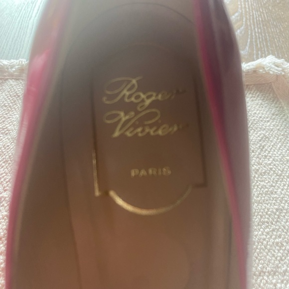 Roger Vivier Pink Patent Heels - Never Worn - 37.5 - Picture 3 of 7